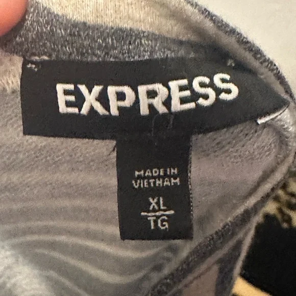 Express size xl top - Picture 5 of 5